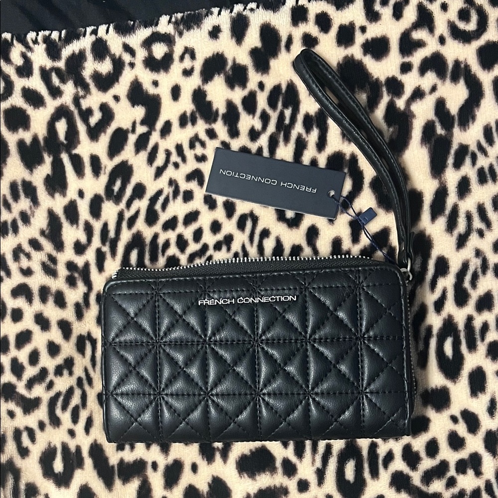 ๐๐ถ๏ธ Urban Outfitters denim cross body bag, wristlet & sunglasses ๐ถ๏ธ๐ - Picture 2 of 7